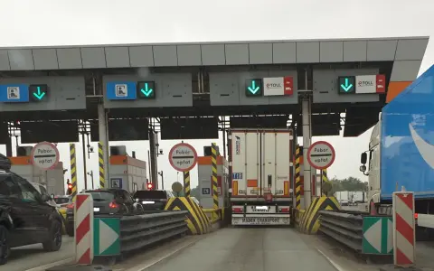 Jak kupić bilet na autostradę w Polsce? E-TOLL, bramki, aplikacje
