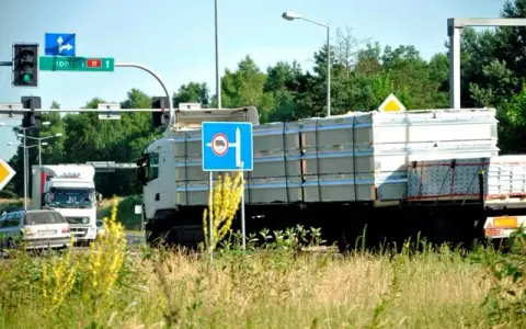 Jak rozmieścić ładunek na naczepie: Praktyczny poradnik
