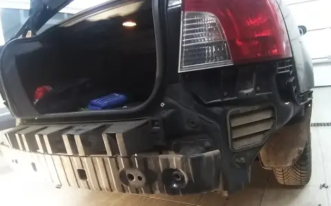 Volvo V50: Gdzie jest hak holowniczy i jak go zamontować?