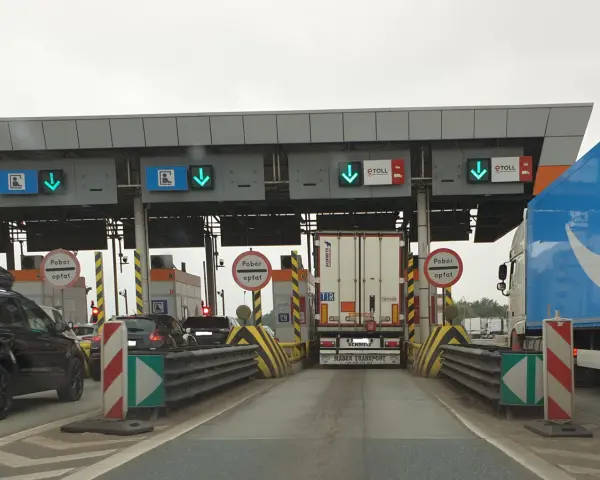 Jak kupić bilet na autostradę w Polsce? E-TOLL, bramki, aplikacje
