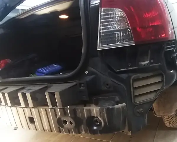 Volvo V50: Gdzie jest hak holowniczy i jak go zamontować?