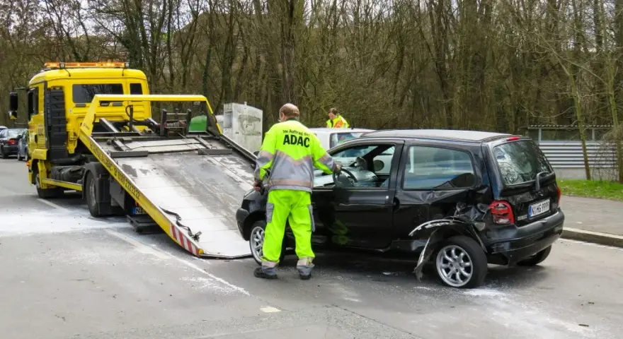 Ile kosztuje odholowanie auta przez Straż Miejską? Mandat, holowanie, parking