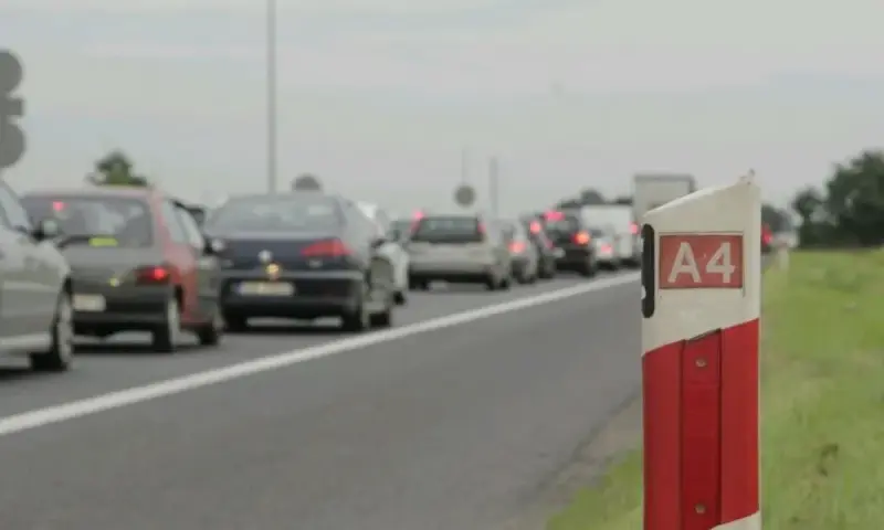 A4: Sprawdź aktualne utrudnienia, korki i wypadki na żywo