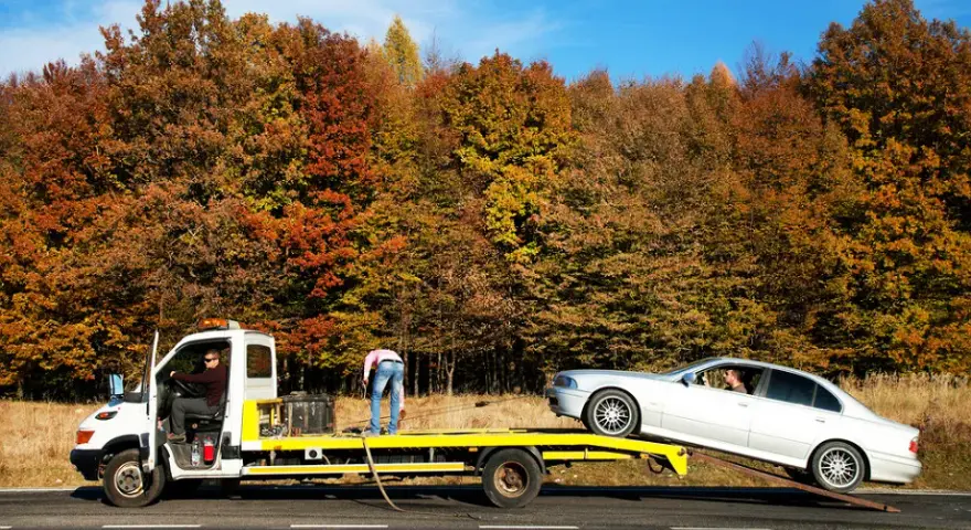Holowanie BMW z automatem: Jak zrobić to bezpiecznie? | Poradnik